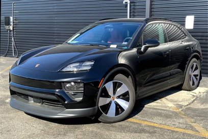 New 2024 Porsche Macan 4 Electric