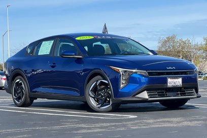 Certified 2025 Kia K4 EX