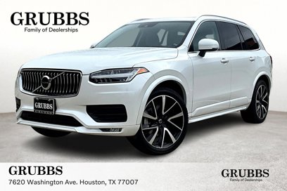 Certified 2022 Volvo XC90 T6 Momentum w/ Advanced Package