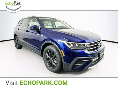 Used 2024 Volkswagen Tiguan SE w/ Panoramic Sunroof Package