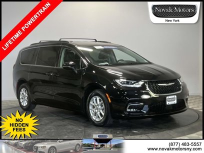 Used 2022 Chrysler Pacifica Touring-L
