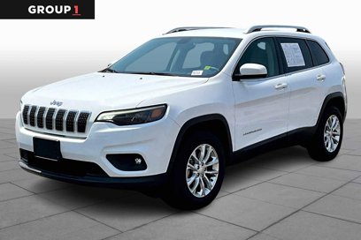 Used 2019 Jeep Cherokee Latitude w/ Popular Appearance Group