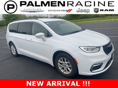 Used 2022 Chrysler Pacifica Touring-L w/ Uconnect Theater Family Group