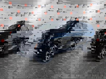 New 2025 GMC Yukon XL Denali w/ Sun & Power Step Package