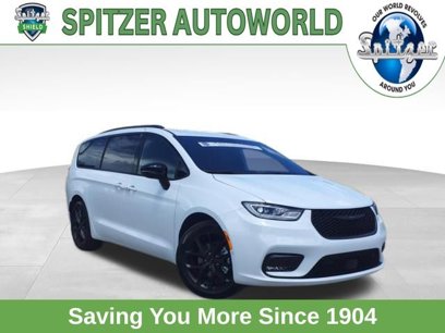 New 2024 Chrysler Pacifica Touring-L w/ S Appearance Package