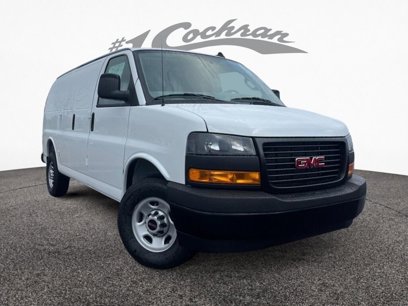 New 2025 GMC Savana 3500