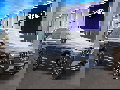 New 2025 Volvo XC90 B5 Core