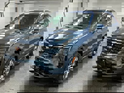 New 2025 Cadillac XT4 Premium Luxury