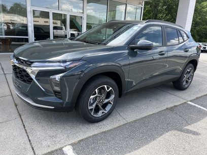 New 2025 Chevrolet Trax LT w/ Driver Confidence Package