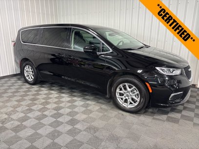 Used 2024 Chrysler Pacifica Touring-L