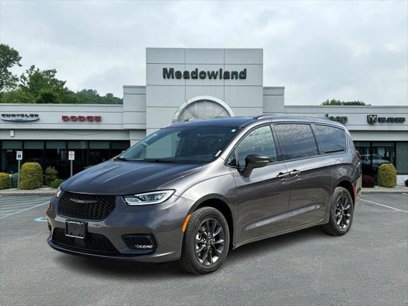 Used 2021 Chrysler Pacifica Touring-L w/ S Appearance Package