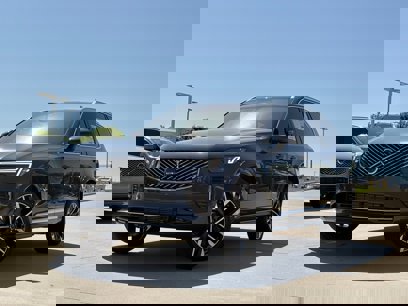 New 2025 Volvo XC90 T8 Plus w/ Protection Package Premier
