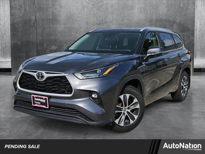 Used 2023 Toyota Highlander XLE
