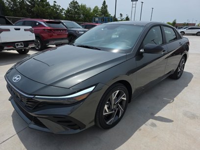 New 2025 Hyundai Elantra SEL
