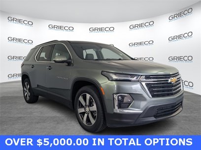 Used 2022 Chevrolet Traverse LT w/ LT Premium Package