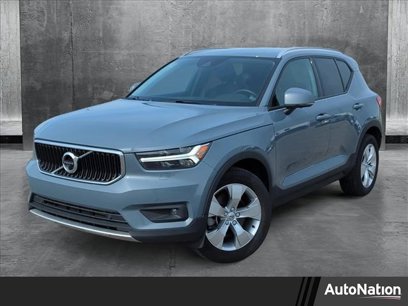 Used 2022 Volvo XC40 T5 Momentum