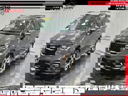 Used 2023 Chrysler Pacifica Limited