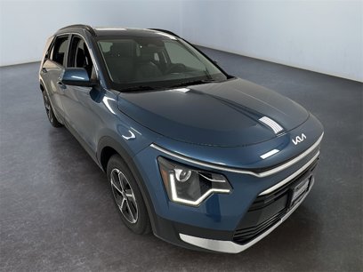 New 2025 Kia Niro EX
