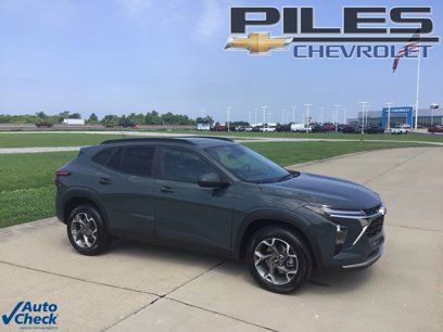 Used 2025 Chevrolet Trax LT w/ Sunroof Package