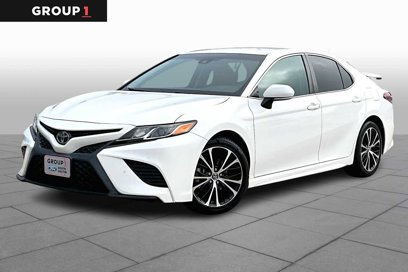 Used 2018 Toyota Camry SE w/ Convenience Package