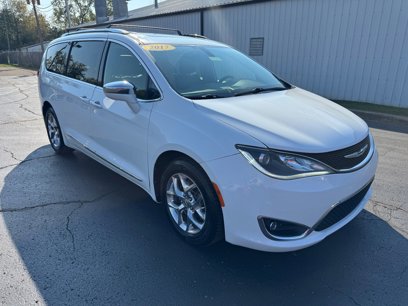 Used 2017 Chrysler Pacifica Limited