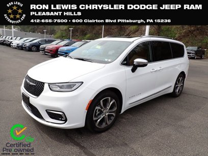 Certified 2025 Chrysler Pacifica Pinnacle w/ Trailer Tow Group
