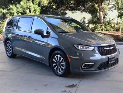 New 2023 Chrysler Pacifica Touring-L