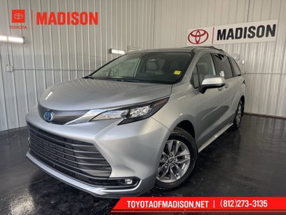 New 2025 Toyota Sienna XLE w/ XLE Plus Package