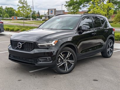 Used 2022 Volvo XC40 T5 R-Design w/ Climate Package