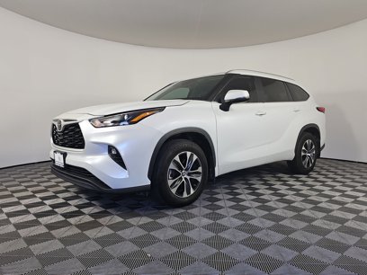 Used 2023 Toyota Highlander XLE