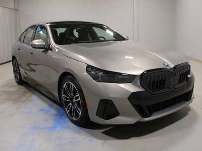 New 2026 BMW 550e xDrive w/ Premium Package