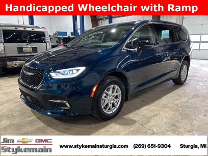 Used 2023 Chrysler Pacifica Touring-L