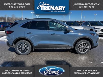 New 2025 Ford Escape SE w/ Class II Trailer Tow Package