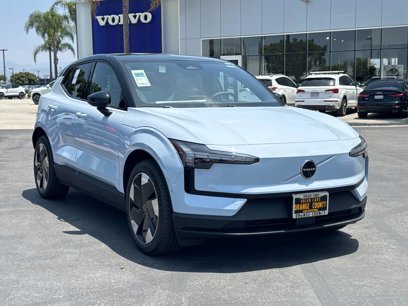 New 2025 Volvo EX30 Ultra w/ Climate Package