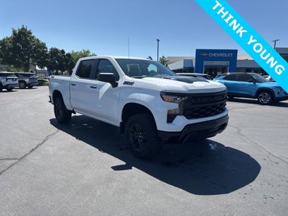 New 2025 Chevrolet Silverado 1500 Custom Trail Boss w/ Dark Appearance Package