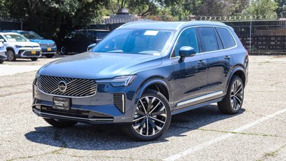 New 2025 Volvo XC90 B5 Plus w/ Protection Package Premier