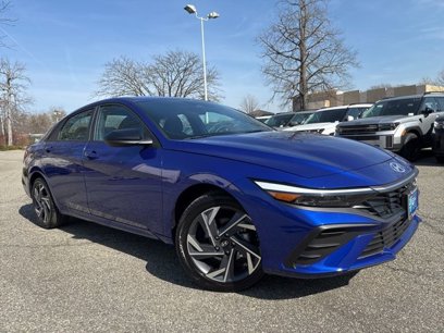 Used 2025 Hyundai Elantra Sport w/ Cargo Package