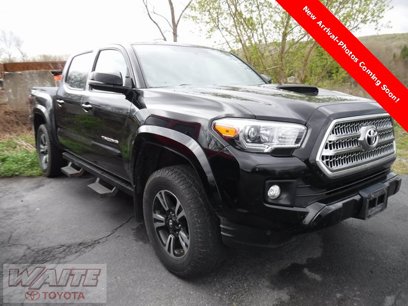 Used 2017 Toyota Tacoma TRD Sport w/ Tow Package (A/T)