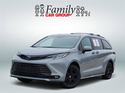 Certified 2025 Toyota Sienna XLE Woodland Edition