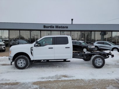 New 2025 Ford F350 XL w/ XL Chrome Package