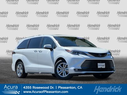 Used 2022 Toyota Sienna Platinum