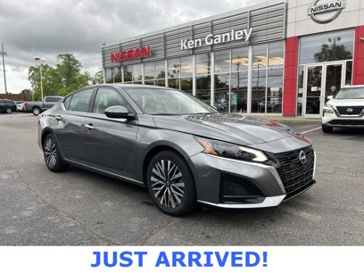 Used 2023 Nissan Altima 2.5 SV