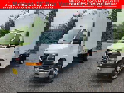 New 2025 GMC Savana 3500 Extended w/ Power Convenience Package