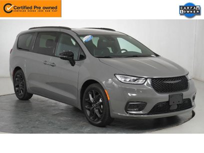 Certified 2025 Chrysler Pacifica Limited