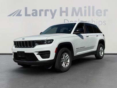 Used 2023 Jeep Grand Cherokee Laredo