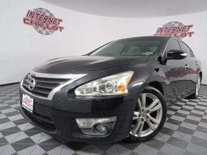 Used 2013 Nissan Altima 3.5 SV w/ Navigation Pkg