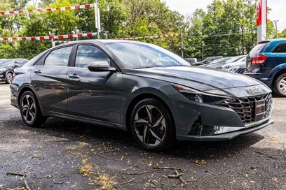 Used 2022 Hyundai Elantra SEL w/ Convenience + Premium Package