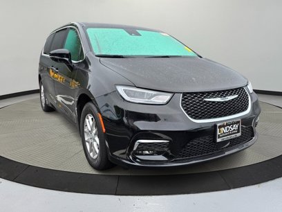 Certified 2025 Chrysler Pacifica Select