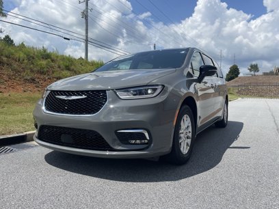 New 2025 Chrysler Pacifica Select