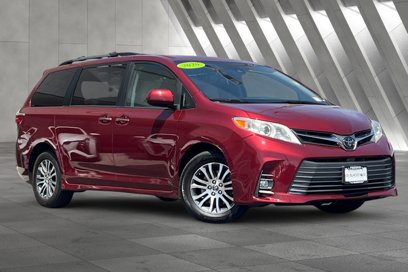 Used 2020 Toyota Sienna XLE w/ XLE Navigation Package
